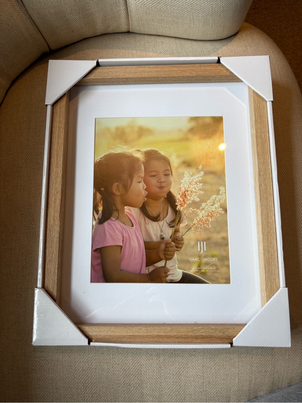 Isaac Jacobs 11x14 Natural Wood Picture Frame with 8x10 Mat – New